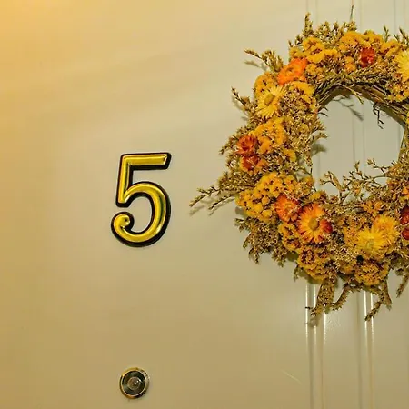 Lux 5- Private Parking *