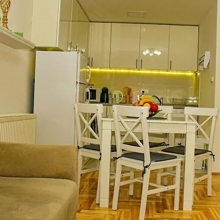 Apartamento Lux 5- Private Parking Sombor