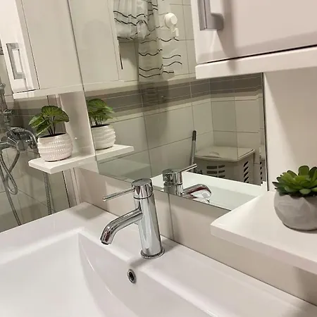 Lux 5- Private Parking Zombor