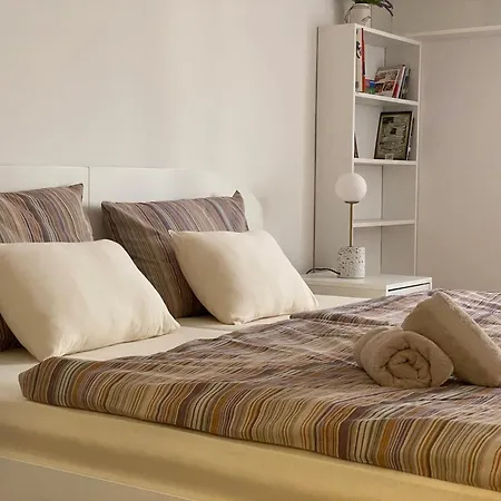 Lux 5- Private Parking Sombor