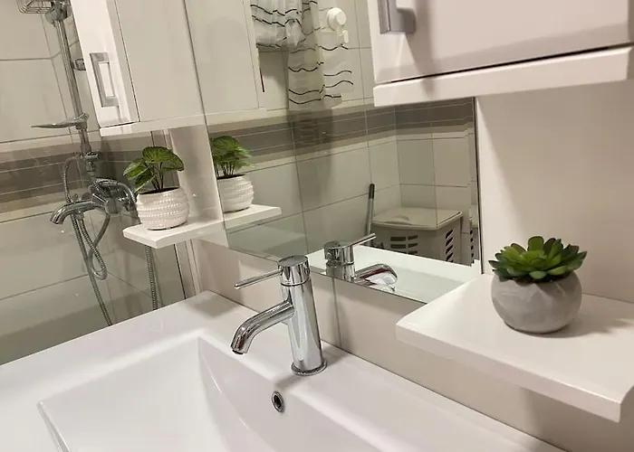 Lux 5- Private Parking Sombor